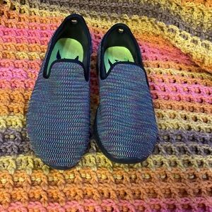 Skechers go walk women’s slip on shoes size 9
